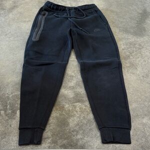 Men’s Nike Tech Sweatpants Small